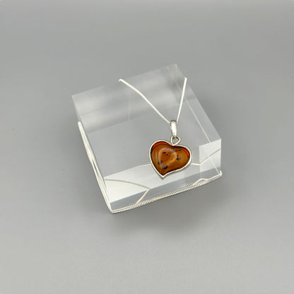 Romantic amber necklace in sterling silver

