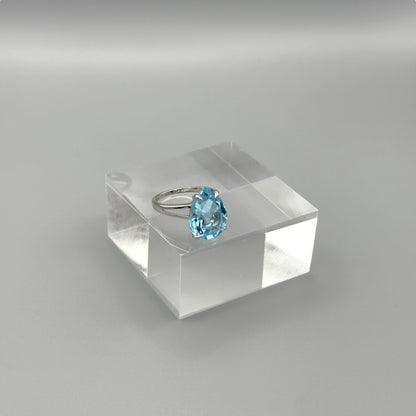 Minimalist aquamarine silver ring from angled perspective